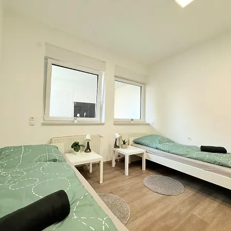 דירה Cozy Living In With Chesterfield Flair לינגן