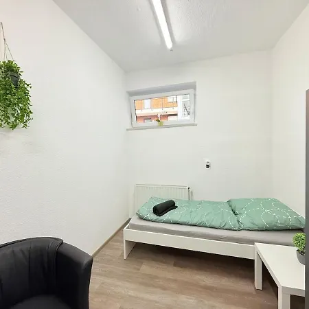 Cozy Living In With Chesterfield Flair לינגן