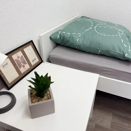Cozy Living In With Chesterfield Flair דירה