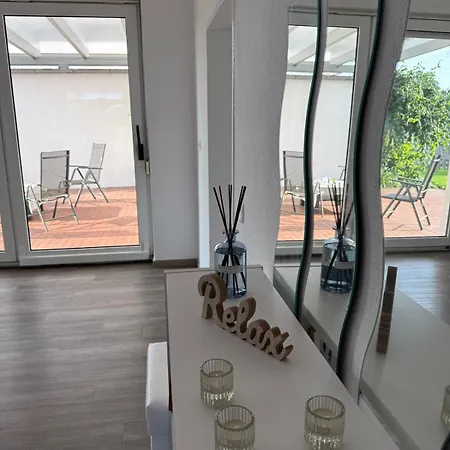 דירה Cozy Living In With Chesterfield Flair לינגן