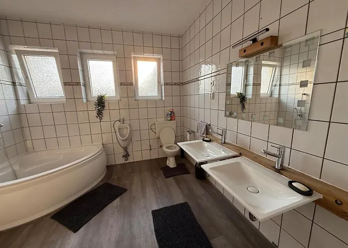 Apartman Cozy Living In With Chesterfield Flair
